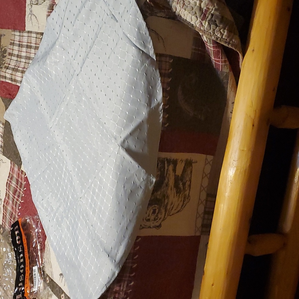Table cloth - Picture 3 of 3